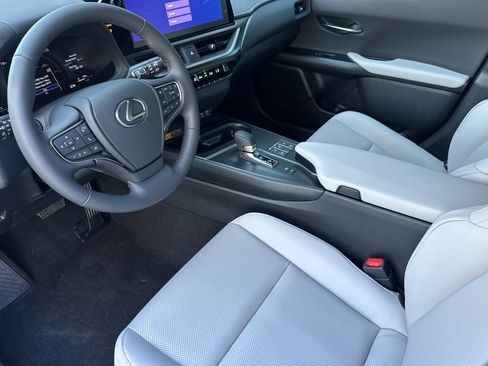 New 2026 Lexus UX 300h AWD image 9