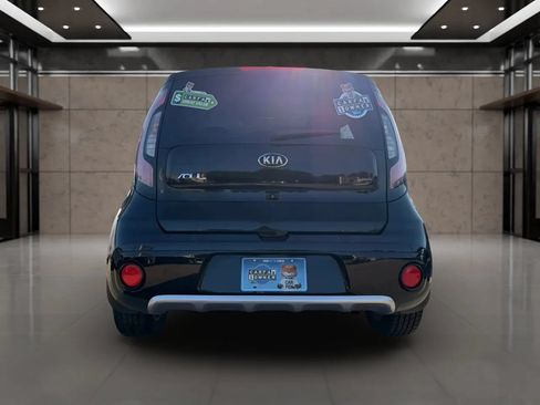 Used 2018 Kia Soul + FWD image 10