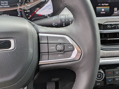 Used 2024 Jeep Compass Latitude w/ Sun and Sound Group image 20