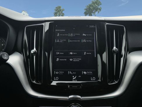 Used 2019 Volvo XC60 T5 Momentum w/ Protection Package Premier image 24