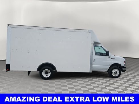 Used 2019 Ford E-450 and Econoline 450 Super Duty w/ Power Windows & Locks Group image 2
