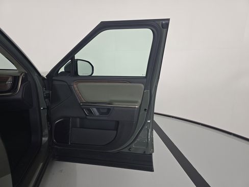 Used 2022 Rivian R1T Launch Edition image 18