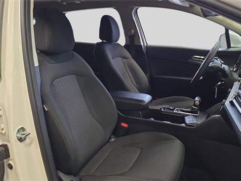 Used 2023 Kia Sportage LX image 14