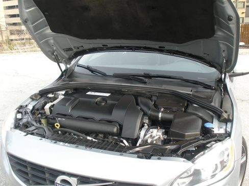 Used 2015 Volvo S60 T6 R-Design Platinum image 12