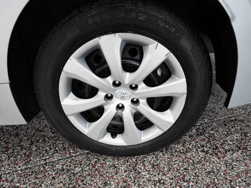 Used 2023 Toyota Corolla LE image 28