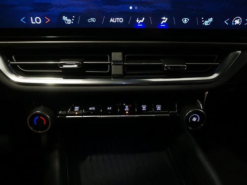 New 2026 Chevrolet Equinox EV LT image 15