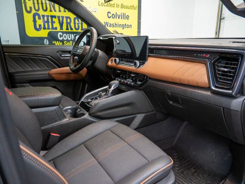 Used 2024 GMC Canyon AT4 AWD/4WD image 18