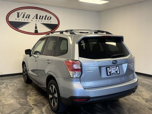 Used 2017 Subaru Forester 2.5i Premium w/ All-Weather Package AWD/4WD image 11