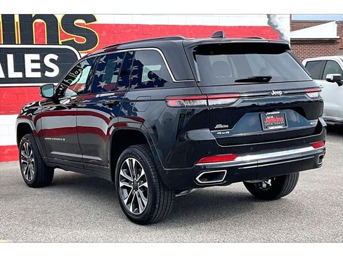 Used 2024 Jeep Grand Cherokee Overland AWD/4WD image 13