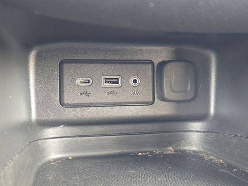 Used 2020 Chevrolet Equinox LT FWD image 20