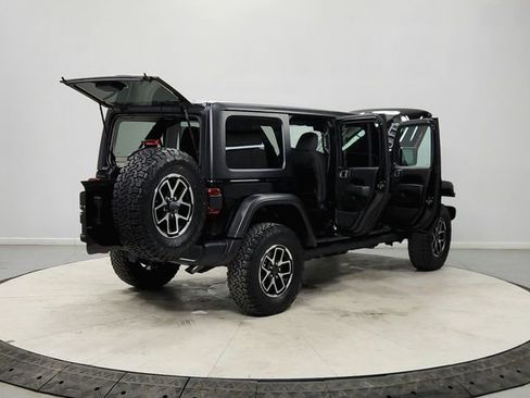 Used 2025 Jeep Wrangler Unlimited Rubicon image 15