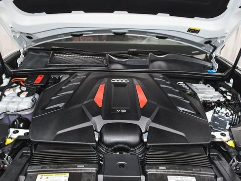 Used 2024 Audi SQ8 Premium Plus w/ Black Optic Package image 72