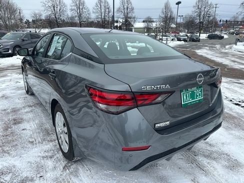 Used 2025 Nissan Sentra S image 3