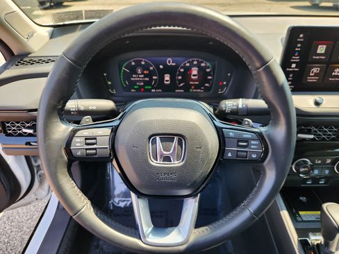 Certified 2023 Honda Accord Touring image 9
