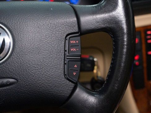 Used 2002 Volkswagen Passat GLX image 34