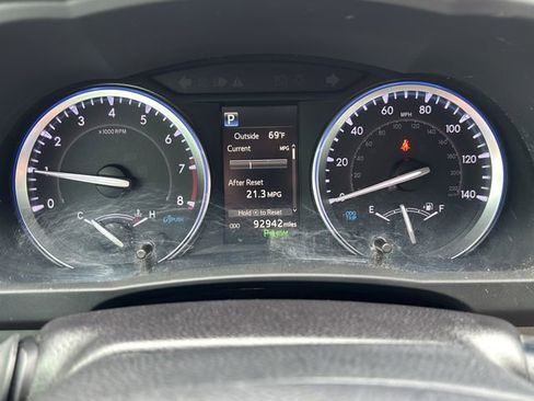 Used 2019 Toyota Highlander Limited FWD image 20