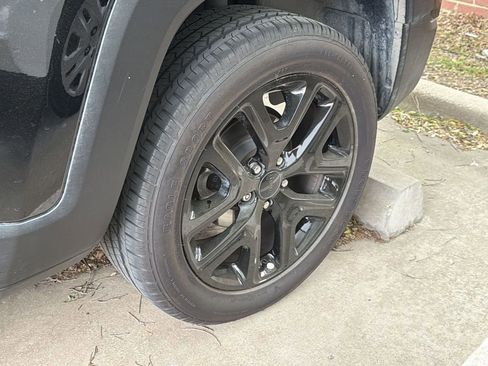 Used 2023 Jeep Renegade Altitude w/ Sun/Sound Group image 4