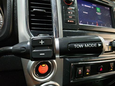 Used 2019 Nissan Titan PRO-4X AWD/4WD image 35