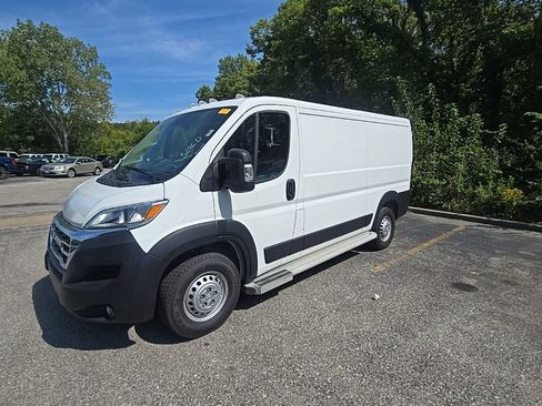 Used 2025 RAM ProMaster 2500 w/ U-Haul Equipment Group FWD image 2