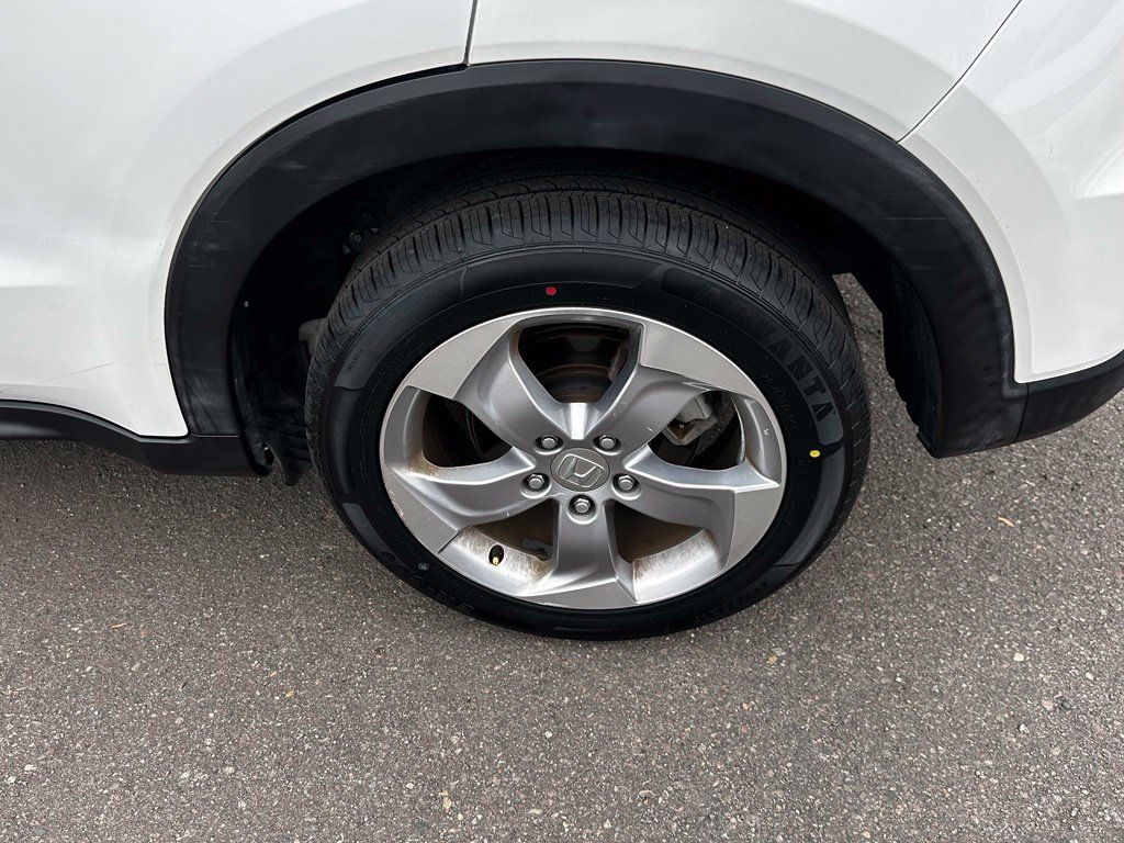 Used 2017 Honda HR-V LX image 10