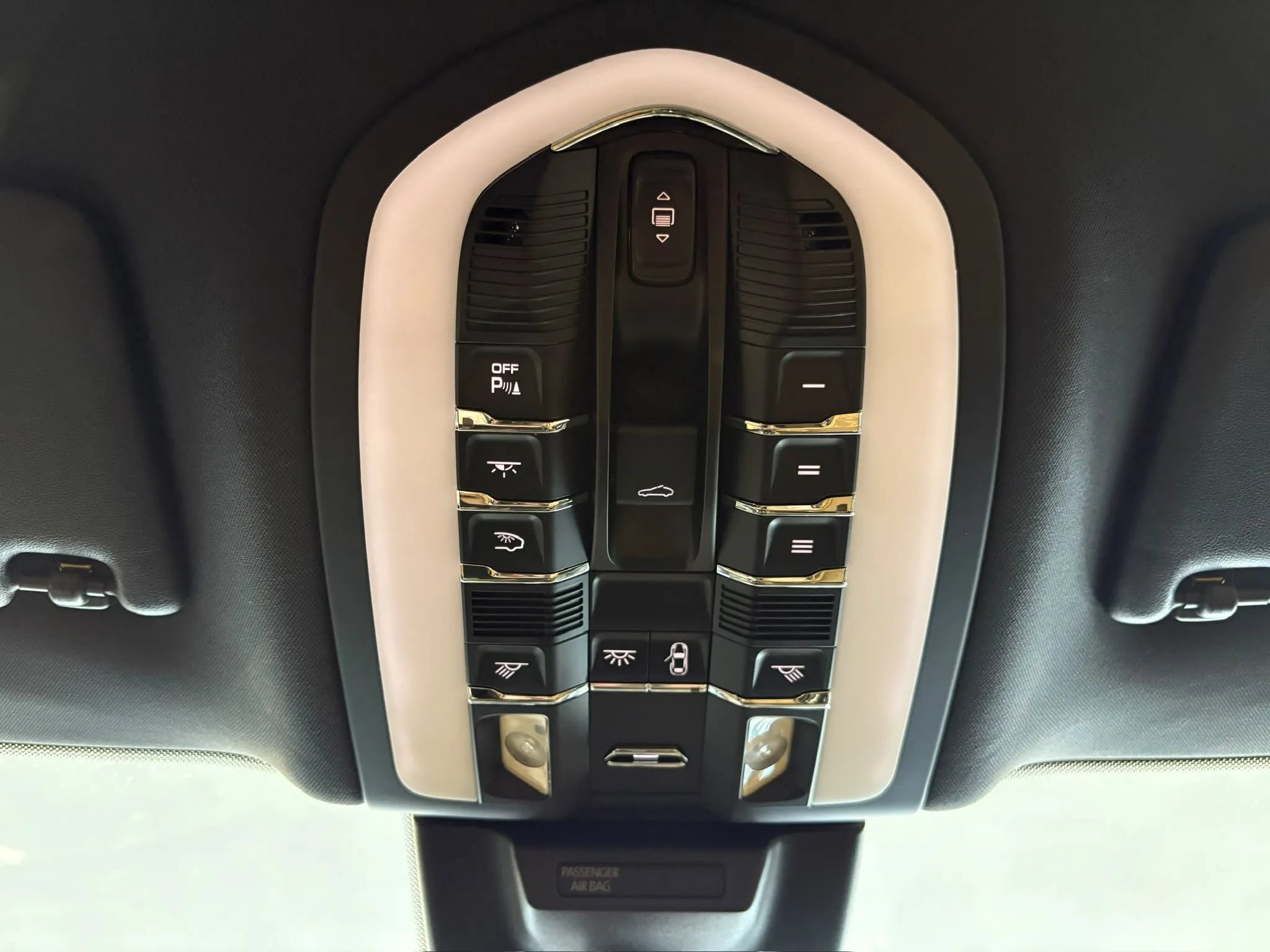 Used 2018 Porsche Macan S AWD/4WD image 35