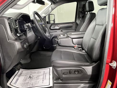 Used 2025 Chevrolet Silverado 3500 LTZ image 11