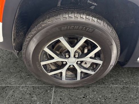 Used 2023 Jeep Grand Cherokee Limited w/ Trailer Tow Prep Group (B) image 27