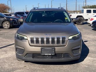 Used 2021 Jeep Cherokee Latitude video 2