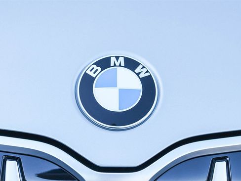 Used 2025 BMW X1 xDrive28i w/ Technology Package image 5