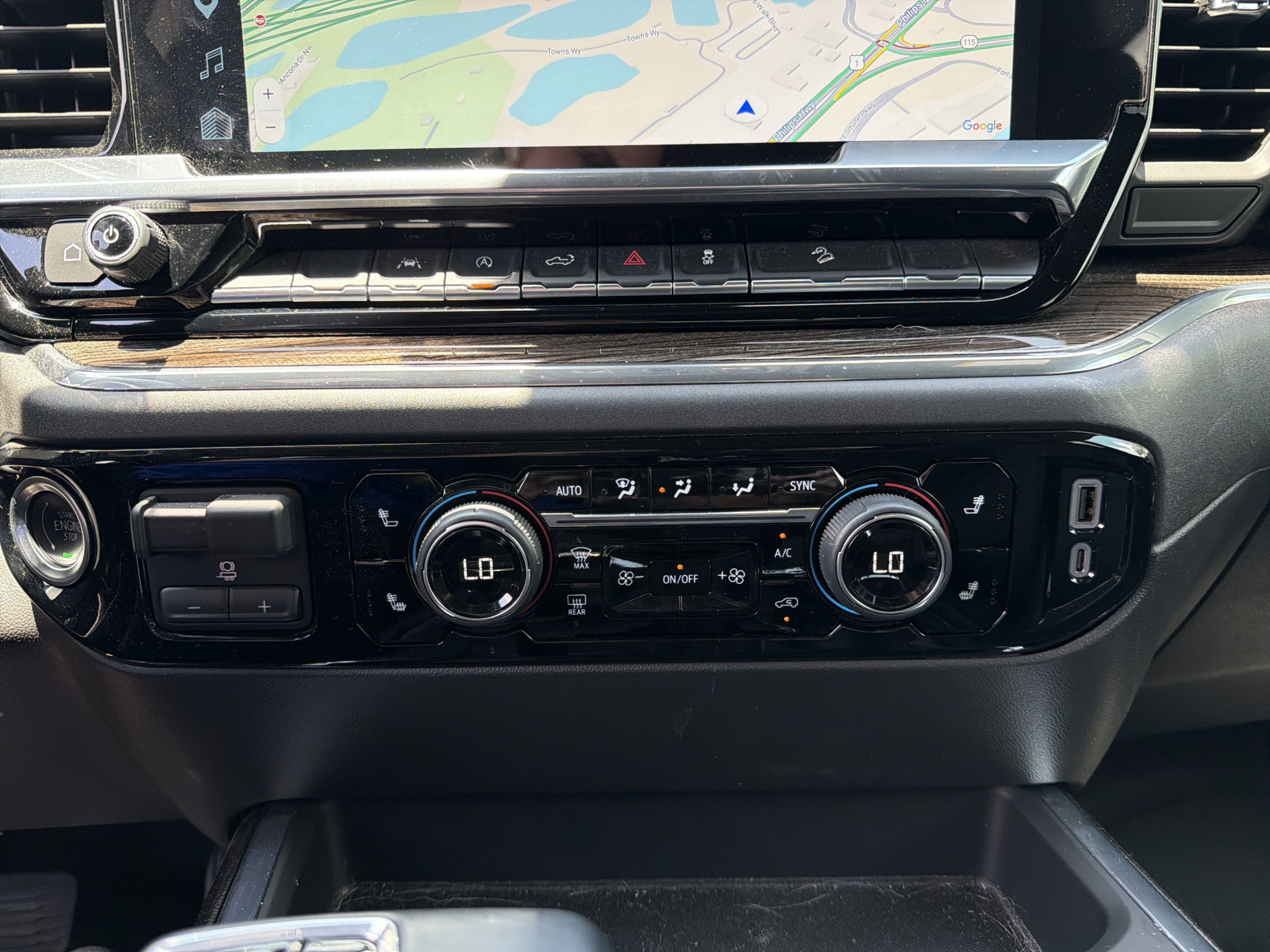 Used 2025 Chevrolet Silverado 1500 LT Trail Boss w/ Convenience Package II AWD/4WD image 13
