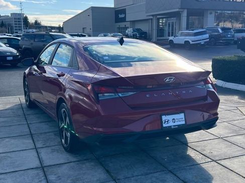 Certified 2023 Hyundai Elantra SEL w/ Convenience Package image 11