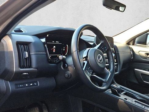 Used 2024 Nissan Pathfinder Platinum w/ Cargo Package image 9