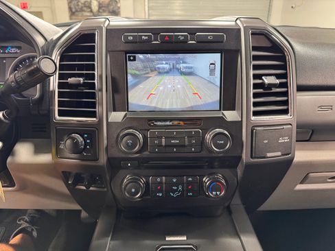 Used 2017 Ford F250 XLT w/ XLT Premium Package image 21