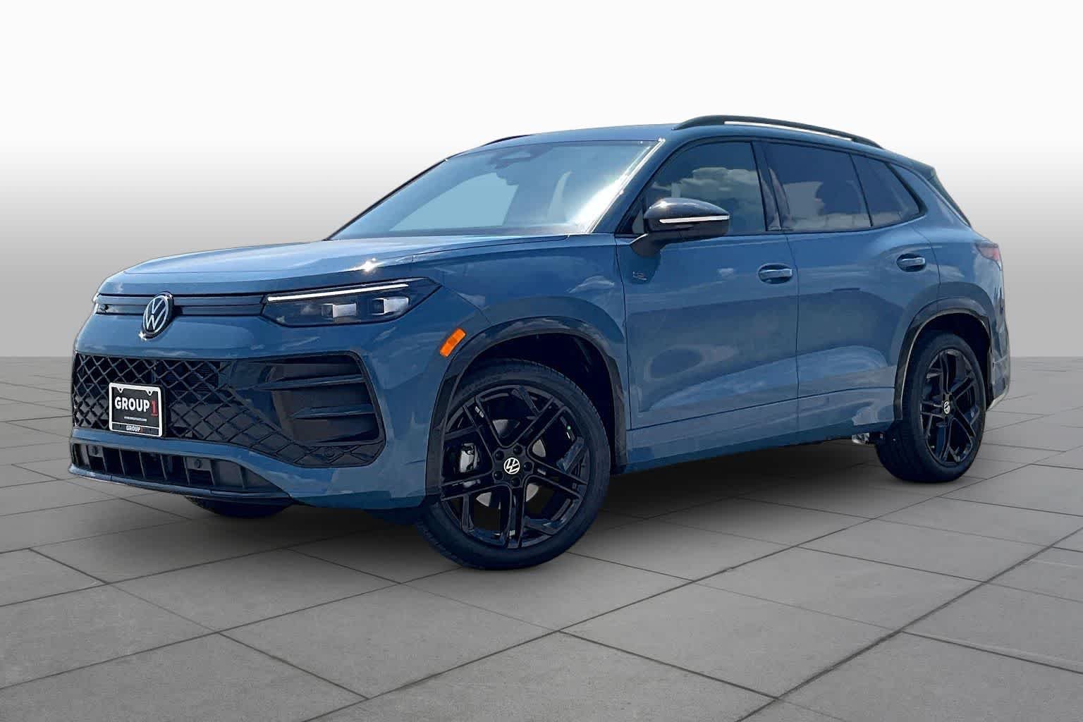 New 2026 Volkswagen Tiguan SE R-Line FWD image 1