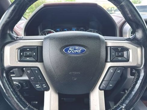 Used 2017 Ford F150 Platinum w/ Equipment Group 701A Luxury AWD/4WD image 11
