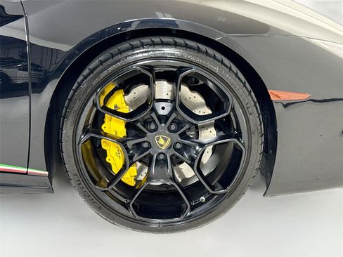 Used 2018 Lamborghini Huracan LP 580-2 RWD image 40