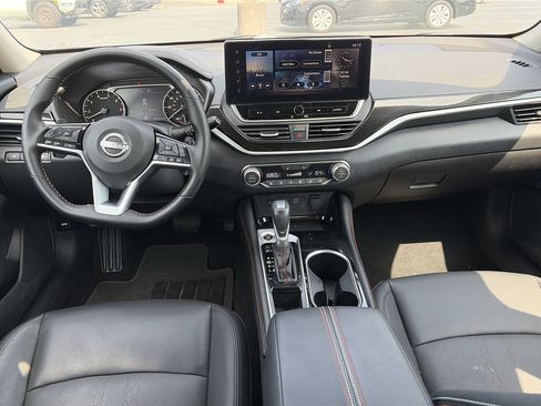 Certified 2025 Nissan Altima 2.5 SR w/ SR Premium Package FWD image 27