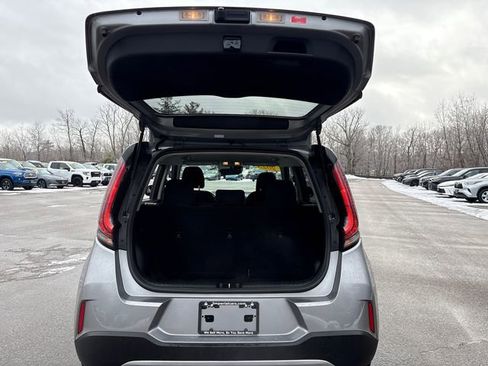 Used 2025 Kia Soul LX image 13