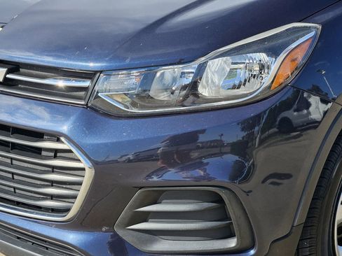 Used 2018 Chevrolet Trax LS FWD image 12