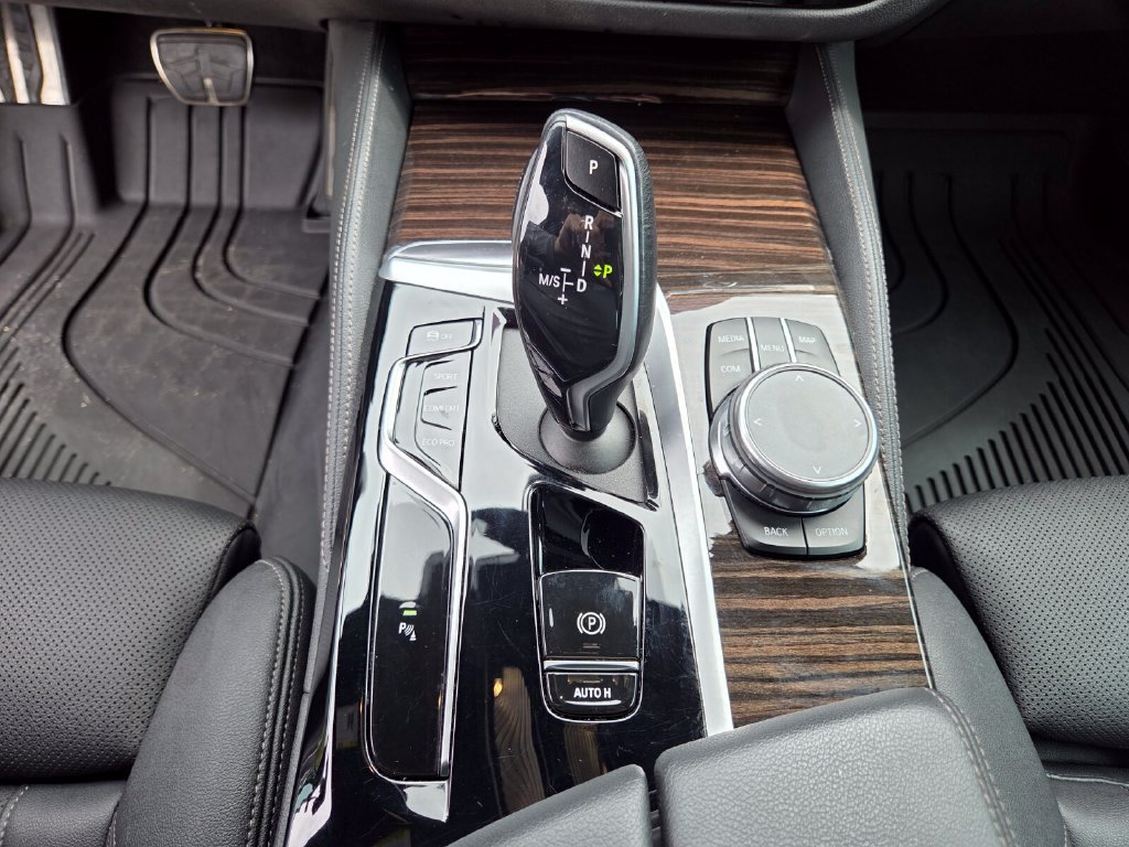 Used 2023 BMW 530i w/ M Sport Package RWD image 29