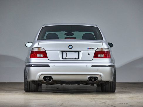 Used 2003 BMW M5 RWD image 6