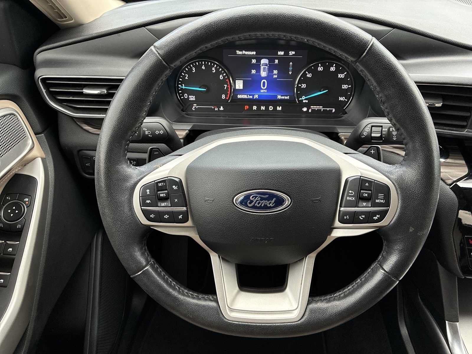 Used 2021 Ford Explorer Limited w/ Equipment Group 301A AWD/4WD image 11