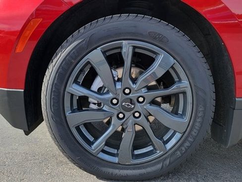 Used 2022 Chevrolet Equinox RS w/ RS Leather Package image 11