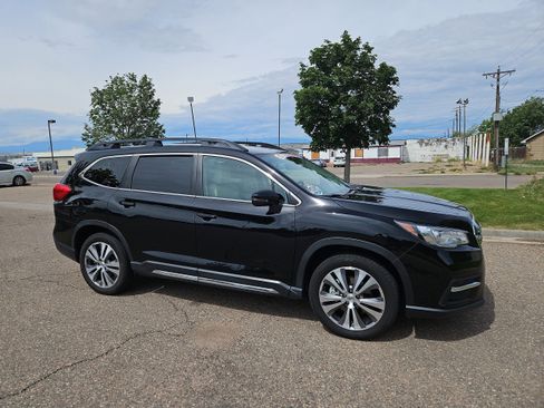 Used 2022 Subaru Ascent Limited AWD/4WD image 2