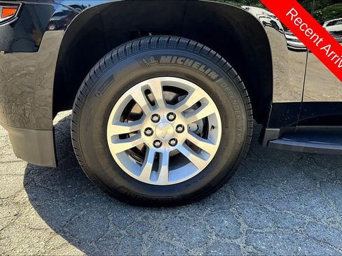 Used 2019 Chevrolet Suburban LT image 8