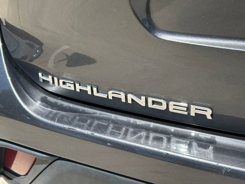 Used 2020 Toyota Highlander XLE FWD image 13