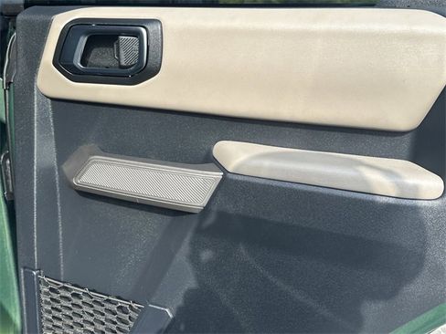 Used 2022 Ford Bronco Wildtrak image 16