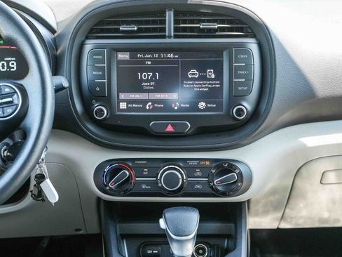 Used 2023 Kia Soul LX FWD image 13