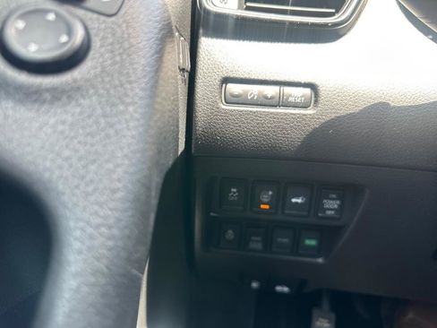 Used 2017 Nissan Rogue SL AWD/4WD image 35