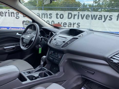 Used 2017 Ford Escape SE FWD image 17